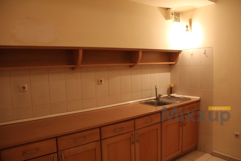 Byuzand St, Center, Yerevan, 3 Rooms Rooms,Office,Rent,Byuzand St,2,2128