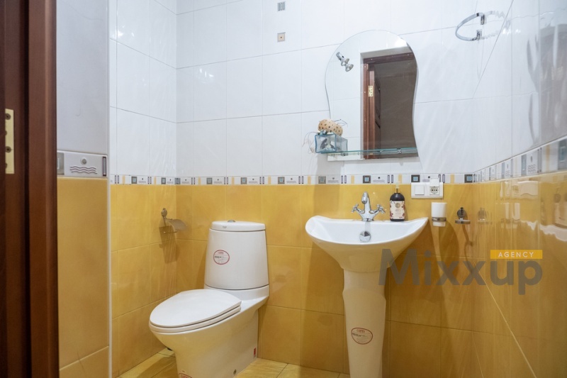 Teryan St, Center, Yerevan, 6 Սենիակների քանակ Սենիակների քանակ,4 BathroomsBathrooms,Apartment,Վարձակալություն,Teryan St,2,2487