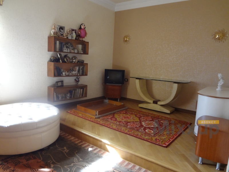 Qeri St, Arabkir, Yerevan, 5 Bedrooms Bedrooms, 8 Սենիակների քանակ Սենիակների քանակ,5 BathroomsBathrooms,Villa,Վարձակալություն,Qeri St,3010