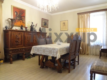 Apartment for Sale on Mashtots Ave