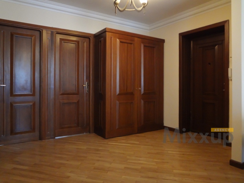 Koghbatsi St, Center, Yerevan, 3 Rooms Rooms,1 Bathroom Bathrooms,Apartment,Rent,Koghbatsi St,5,3127