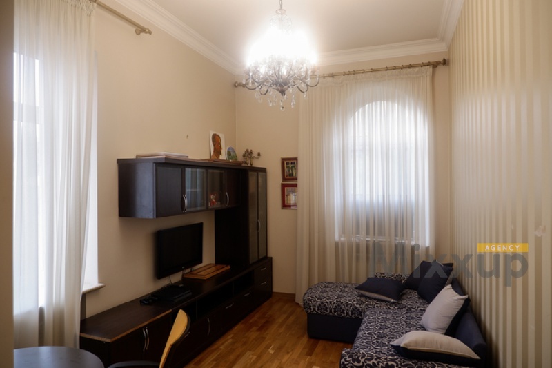 Mashtots Ave, Center, Yerevan, 6 Rooms Rooms,2 BathroomsBathrooms,Apartment,Rent,Mashtots Ave,3,3142