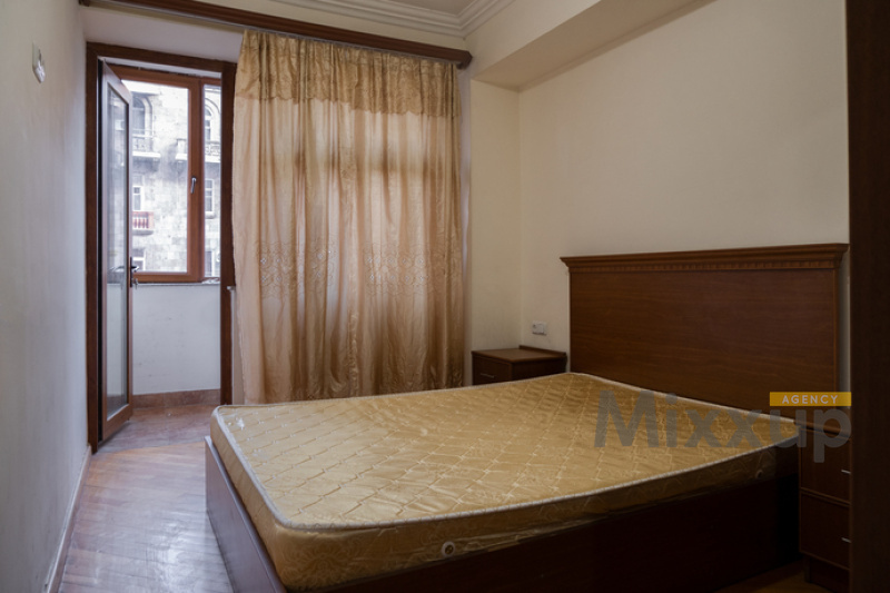 Vardanants St, Center, Yerevan, 2 Rooms Rooms,1 Bathroom Bathrooms,Apartment,Rent,Vardanants St,2,3208