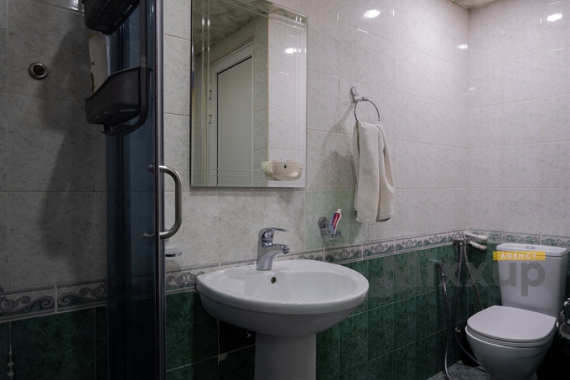 Hanrapetutyan St, Center, Yerevan, 2 Rooms Rooms,1 Bathroom Bathrooms,Apartment,Rent,Hanrapetutyan St,1,3219
