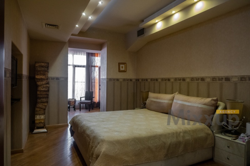 Mashtots Ave, Center, Yerevan, 4 Rooms Rooms,1 Bathroom Bathrooms,Apartment,Rent,Mashtots Ave,5.6,3248
