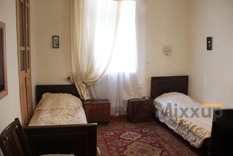 Sarmen St, Center, Yerevan, 2 Bedrooms Bedrooms, 4 Rooms Rooms,1 Bathroom Bathrooms,Villa,Rent,Sarmen St,1183