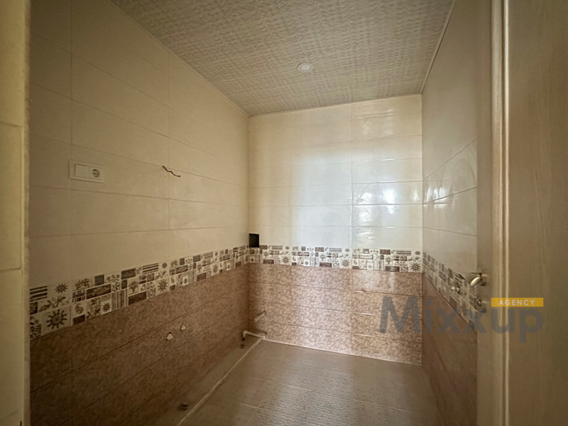 Paronyan St, Center, Yerevan, 2 Սենյակների քանակ Սենյակների քանակ,1 BathroomԼոգասենյակ,Apartment,Sale,Paronyan St,5,3479