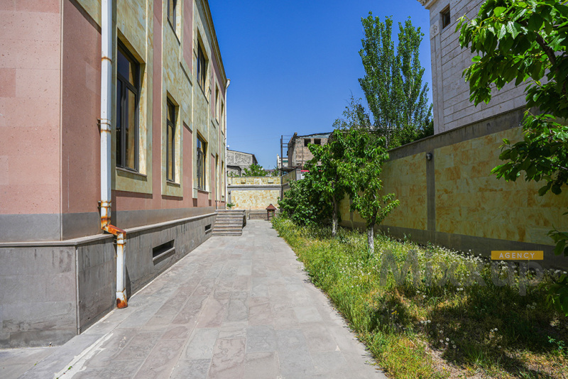 Babayan St, Arabkir, Yerevan, 5 Bedrooms Bedrooms, 7 Rooms Rooms,5 BathroomsBathrooms,Villa,Rent,Babayan St,4473